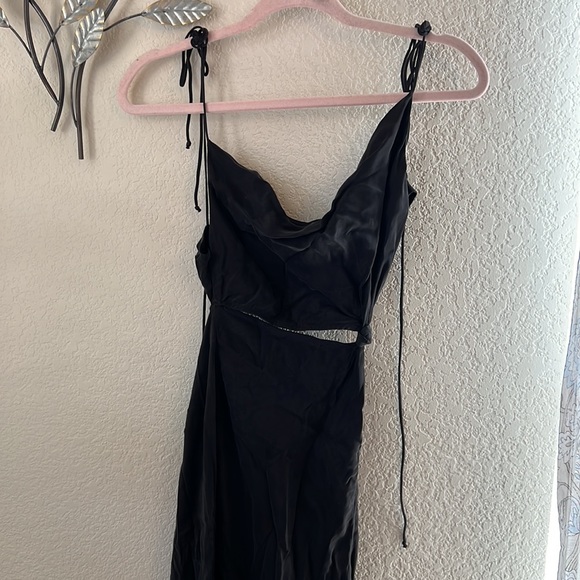 For love and lemons Kyra Cut Out Maxi Dress in Black - Picture 12 of 16